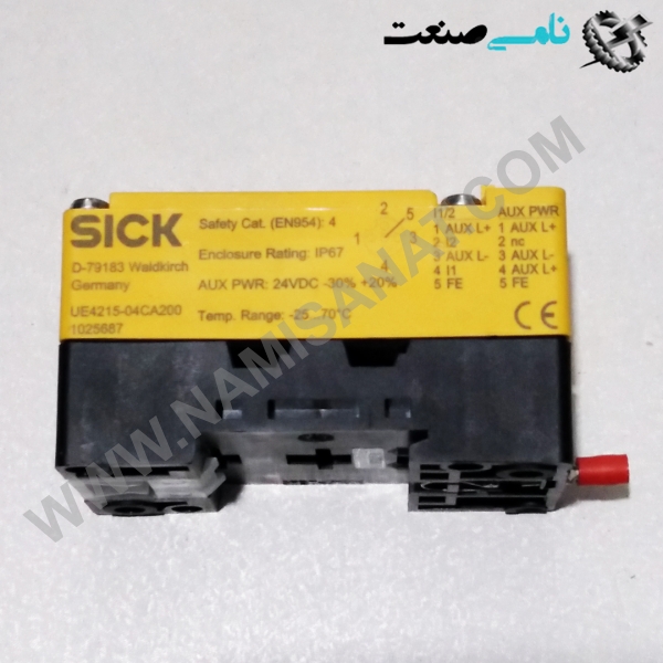UE4215-04CA200, واردات قطعات ,PEPERL FUCHS نامی صنعت,تجهیزات صنعتی,نمایندگی فروش سایر برند ها,نمایندگی فوش ایر برند های ABB,NAMISANAT,IFM,پترو شیمی ,فولاد,شرکت بازرگانی,نامی ,صنعت, سسایر سیستم ها,سیستم ها ,وکانکتور,مانیتور  ind.electronics,الکترونیک صنعتی,Encoders MEASUREMENT ,&INSTRUMENT,اندازه گیری و ابزار دقیق ind.power,برق صنعتی , Induction welding,,جوش القایی, hydraulic-pneumatic,,هیدرولیک  UE4215-04CA200,UE4215-04CA20,UE4215-04CA2,UE4215-04CA,UE4215-04C,UE4215-04,UE4215-0,UE4215-,UE4215,UE421,UE42,UE4 SICK,MODULE,IND.AUTOMATION,OTHER MODULE,MODULE I,O,NETWORK SOLUTIONS,NAMISANAT.CO,https:,,www.namisanat.com,per, زیک,ماژول,اتوماسیون صنعتی,ماژول صنعتی,سایر ماژول ها,ماژول آی او,راه حل های شبکه,ماژول صنعتی زیک,سایر ماژول های زیک,نمایندگی ماژول زیک,   ماژول (Module) قسمتی مجزا از یک سیستم است که خود به تنهایی هدفی خاص را دنبال می کند. در واقع ماژول ها قطعات نسبتا فشرده ای هستند که جزئی از یک سیستم بزرگ به شمار می آیند. Module می تواند یک قطعه کد باشد و یا یک برد الکترونیکی دارای مدارهای مختلف. در حالت کلی یک سیستم می تواند دارای قطعات سخت افزاری یا نرم افزاری مختلفی باشد که هر کدام از ان ها توسط یک شرکت متفاوت تولید شده باشند. اما این قطعات با در کنار هم قرار گرفتن، هدف نهایی سیستم را به مرحله اجرا در می آورند.  ماهیت ماژول به گونه ای است که می توان آن را به صورت جداگانه بر روی سیستم نصب، جابجا و حتی تعمیر نمود. این قطعات می توانند جهت اجرای یک کاربری واحد و یا چندگانه طراحی و ساخته شوند.  در یک سیستم جهت انجام کاری به خصوص دو راه حل پیش روی طراحان است. اولین راه استفاده از یک سنسور یا تراشه به خصوص است که مدارهای الکترونکی مختلفی برای کار با آن طراحی می شود. راه دیگر استفاده از ماژول است. به این ترتیب قطعه ای از پیش طراحی شده، به روی سیستم نصب می شود و انجام وظیفه مورد نظر را به عهده می گیرد. سیستم های ماژولار علاوه بر صرفه اقتصادی،  از قابلیت اطمینان بیشتری هم برخوردار هستند  ماژول ها را می توان به دو دسته اصلی اعم از سخت افزاری و نرم افزاری تقسیم نمود. ماژول های سخت افزاری، قطعات الکترونیکی هستند که یک یا چند وظیفه خاص را انجام می دهند. این قطعات داده را دریافت نموده و بر اساس آن اطلاعات مورد نیاز را در بخش خروجی تحویل می دهد.  ماژول های نرم افزاری، قطعه کدهای برنامه نویسی هستند که برای اجرا و پردازش عملی خاص تولید می شوند. این کدها یک بار توسط برنامه نویس نوشته شده و سپس در نرم افزارهای مختلف قابلیت استفاده دارند. در واقع بخشی از یک نرم افزار بزرگ را تشکیل می دهند.  کاربرد ماژول در سیستم ها چیست؟ ماژول و امبدد سیستم ها یکه تازان دنیای الکترونیک امروز هستند. اغلب پروژه های صنعتی، تجاری و … بر پایه سیستم های ماژولار طراحی و اجرا می شوند. هدف اصلی در استفاده از این سیستم های کوچک پیروی از ضرب المثل “چرخ را دوباره اختراع نمی کنند!” است.  این روزها ردپای ماژول را در اکثر شبکه های بی سیم، شبکه های ماهواره ای تعیین موقعیت (GPS)، برقراری ارتباط درون شبکه های GSM، اندازه گیری شتاب یک متحرک، شناسایی جهات جغرافیایی و بسیاری از سیستم های دیگر می توان یافت. به طور کلی در پاسخ به سوال “کار ماژول چیست؟” می‌توان اذعان داشت، طراحان و سازندگان دیگر وقت خود را صرف ساخت قطعه‌های تکراری نمی‌کنند. بلکه از تجمع این قطعات، سیستم‌هایی با اهداف بزرگ‌تر و خاص‌تر طراحی می‌نمایند. انواع ماژول های پرکاربرد کدام اند؟ در ادامه چند نمونه ماژول پرکاربرد را به شما معرفی می کنیم، تا درک بهتری از نحوه عملکرد سیستم های ماژولار به دست آورید.  1- ماژول GPS ماژول GPS برای دریافت اطلاعات موقعیت یابی مورد نیاز یک سیستم به کار گرفته می شوند. این اطلاعات شامل مختصات جغرافیایی، تاریخ و ساعت جهانی، سرعت، جهت حرکت و … هستند.  ماژول جی پی اس با ماهواره‌ها ارتباط برقرار نموده و از این طریق مکان شیء یا فرد را تشخیص می‌دهد. این Module به تنهایی قادر به مکان‌یابی نبوده و برای این کار باید در کنار مدارات و قطعات الکترونیکی متعددی قرار بگیرید. امروزه از ماژول جی پی اس در ساخت دستگاه ردیاب خودرو، ردیاب شخصی و … استفاده می‌شود. ماژول IMU، شتاب سنج و ژیروسکوپ گاهی در یک سیستم نیازمند دریافت اطلاعاتی مانند شتاب و زاویه حرکت شیء می باشیم. در این مواقع ماژول های IMU، شتاب سنج و ژیروسکوپ به کمک می آیند. به عنوان مثال در ربات پرنده برای تعیین اندازه های دقیق شتاب و جهت حرکت ربات می توان از IMU و شتاب سنج استفاده نمود.  3- ماژول RFID خواندن اطلاعات کارت های مغناطیسی توسط ماژول RFID میسر می شود. از جمله مهم ترین استفاده ها از این دستگاه می توان به سامانه حضور و غیاب سازمان ها، سیستم پرداخت کرایه در اتوبوس رانی شهری و مترو اشاره نمود. در این سامانه ها فناوری RFID برای باز کردن درب ورود به مترو یا پرداخت کرایه به کار گرفته می شود.  ۴- ماژول بلوتوث گوشی های موبایل، تبلت ها و لپ تاپ ها از جمله پر مصرف ترین دستگاه هایی هستند که از قابلیت بلوتوث استفاده می کنند. در این گجت های الکترونیکی برای ایجاد ارتباط بی سیم کوتاه برد، ماژول بلوتوث به کار رفته است. به این ترتیب می توان میان آن ها با دیگر دستگاه های مشابه ارتباطات کوتاه بلوتوثی جهت انتقال اطلاعات ،کنترل از راه دور و … برقرار نمود.  ۵- درایور راه انداز رله وظیفه اصلی در ماژول درایور راه انداز رله تقویت جریان خروجی از میکروکنترلر و چیپ مدار است. در واقع زمانی که در یک مدار از رله استفاده می کنیم، میکروکنترلر نقش هدایت گر رله را دارد. حال جریان خروجی از این میکروکنترلر توان کافی برای سوئیچ کردن رله را ندارد. در نتیجه از یک برد راه انداز رله کمک گرفته می شود تا این جریان به میزان مورد نظر تقویت شود. 6- ماژول GSM اگر در سیستم نیاز به برقراری ارتباط با شبکه های مخابراتی داشته باشیم، می توان از ماژول GSM استفاده نمود. GSM همان سیستم جهانی ارتباطات سیار است که می تواند به شبکه مخابراتی وصل شده و امکان برقراری تماس، ارسال پیامک و ارسال و دریافت داده از طریق اینترنت را فراهم آورد.  7- ماژول NRF از جمله قابلیت های ماژول NRF می توان به برقراری ارتباطات رادیویی صوتی یا تصویری اشاره نمود. همچنین کنترل بی سیم ربات ها نیز به کمک ارتباط رادیویی این دستگاه ها قابل انجام است.  ۸- ماژول فاصله سنج تعیین مقدار فاصله با یک شیء به خصوص توسط ماژول فاصله سنج انجام می شود. بیشترین کاربرد این قطعه در پروژه های صنعتی، رباتیکی، خودرویی و اسکنرهای سه بعدی است.  9- ماژول WiFi فناوری WiFi امروزه به صورت گسترده ای در صنایع مختلف به کار می رود. در این راستا ماژول WiFi نیز در زمره کاربردی ترین دستگاه های از پیش طراحی شده می باشد. از این گجت می توان برای ایجاد شبکه میان سیستم های مختلف، برقراری ارتباطات LAN و اینترنت استفاده نمود.  به طور مثال دستگاه ردیاب خودرو یک سیستم IoT است که از چندین Module در کنار هم تشکیل می شود. در ساخت این سیستم ماژولار ، قطعات از پیش طراحی شده ای مانند GPS، GNSS، GSM، رله و … به کار رفته است.10- ماژول UPS ماژول UPS موظف است در زمان قطع برق، انرژی مورد نیاز سیستم را از طریق باتری‌های بکاپ تامین نماید. از این رو آن را به نام ماژول برق اضطراری نیز می‌شناسند. این قطعه دارای ورودی و خروجی DC است. به طوری که تا زمان برقراری ولتاژ ورودی، ولتاژ خروجی برابر با ورودی خواهد بود. اما در زمان قطع شدن ولتاژ برق ورودی، باتری وارد مدار شده و ولتاژ خروجی برابر با ولتاژ باتری می‌شود. ۱۱- ماژول شارژر ماژول شارژر، قطعه‌ایست که باتری‌های موجود در سیستم را شارژ می‌کند. این Module در ابتدا ولتاژ DC ورودی را توسط یک مدار به ولتاژ مناسب برای شارژ باتری تبدیل می‌کند. سپس باتری از طریق دو حالت جریانی و ولتاژی، شارژ خواهد شد. این عمل تا زمان فول شدن باتری ادامه می‌یابد. سپس با کامل شدن شارژ باتری، مدار شارژ خاموش می‌شود تا برق اضافی وارد سلول‌های باتری نشود. اما پس از تخلیه مقداری از شارژ باتری، مجددا مدار فعالیت خود را از سر می‌گیرد.