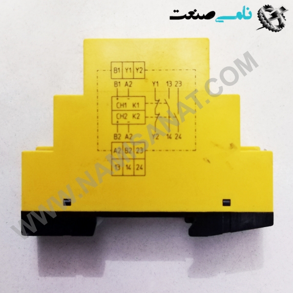 UE12-2FG2D0, واردات قطعات ,PEPERL FUCHS نامی صنعت,تجهیزات صنعتی,نمایندگی فروش سایر برند ها,نمایندگی فوش ایر برند های ABB,NAMISANAT,IFM,پترو شیمی ,فولاد,شرکت بازرگانی,نامی ,صنعت, سسایر سیستم ها,سیستم ها ,وکانکتور,مانیتور  ind.electronics,الکترونیک صنعتی,Encoders MEASUREMENT ,&INSTRUMENT,اندازه گیری و ابزار دقیق ind.power,برق صنعتی , Induction welding,,جوش القایی, hydraulic-pneumatic,,هیدرولیک  UE12-2FG2D0,UE12-2FG2D,UE12-2FG2,UE12-2FG,UE12-2F,UE12-2,UE12-,UE12,UE1,UE SICK,RELAY,IND.POWER,SAFETY RELAY,SSR RELAYS,NAMISANAT.CO,https:,,www.namisanat.com,per, زیک,رله زیک,برق صنعتی,رله صنعتی,رله ایمنی,رله اس اس آر,رله صنعتی زیک,رله زیک,رله ایمنی زیک,رله صنعتی ایمنی زیک,سایر رله ها,خرید و فروش رله زیک,   رله چیست؟ رله یک کلید الکتریکی است که وظیفه آن قطع و وصل کردن جریان برق پس از فرمان کلید است؛ در واقع رله یک کلید هوشمند است که از راه دور نیز کنترل می‌شود.  از لحاظ عملکرد رله‌ها همان کلیدهای دستی هستند که برای روشن و خاموش کردن لامپ یا سایر وسایل از آن‌ها استفاده می‌شود؛ اما از لحاظ نحوه عملکرد با یکدیگر تفاوت اساسی دارند؛ بدین صورت که در کلیدهای دستی باید شخصا اقدام کنید؛ اما رله‌ها را از راه دور نیز می‌توان کنترل کرد.  برای درک تفاوت این دو به مثال زیر توجه کنید:  کلیدهای دستی که در اکثر ساختمان‌ها وجود دارند و برای روشن و خاموش کردن لامپ‌ها تعبیه شدند تا زمانی که شما شخصا کلید را نفشارید عملکردی نخواهند داشت؛ اما در منازل هوشمند شما می‌توانید با استفاده از یک کنترل کوچک روشنایی لامپ‌های سایر مناطق خانه را کنترل و مدیریت کنید تا جایی که حتی اگر بیرون از منزل هستید و شک دارید که آیا برق اتاق خواب را خاموش کردید، می‌توانید با فشردن یک کلیک از وضعیت آن اطلاع یابید و در صورت روشن بودن آن را خاموش کنید.وظیفه رله چیست؟ در این قیمت قرار است توضیح دهیم کار رله چیست و اینکه رله چگونه کار می‌کند؟  همانطور که گفتیم رله یک کلید هوشمند است که عملکرد آن بسیار فراتر از کلیدهای دستی است. برای استفاده از عملکردهای متنوع رله تنها کافی است آن را بر سر راه سیم فاز یا همان قطب مثبت وسایل قرار دهید، سپس سیم نول یا همان قطب منفی را به برق شهری متصل کنید. در ادامه برای عملکرد دقیق‌تر نیاز است که حتما سیم فاز را به پایه com و سر دیگر سیم را نیز به پایه NO یا NC متصل کنید. پس از برقرار شدن جریان بین سیم‌ها دو عملکرد مهم توسط رله انجام می‌شود.  این دو عملکرد عبارتند از:     فرمان مستقیم: در صورتی که تصمیم دارید پس از وصل شدن ولتاژ وسایل برقی تان روشن شود حتما باید سیم رابط فاز را به پایه NO متصل کنید.     فرمان معکوس: در صورتی که تصمیم دارید پس از وصل ولتاژ به پایه‌های فرمان وسایل برقی تان خاموش شود حتما سیم رابط فاز را به پایه NC متصل کنید.     آشنایی با کاربردهای رله کاربرد رله به سه بخش تقسیم می‌شود که در ادامه به صورت کلی راجع به آن توضیح خواهیم داد.  بخش اول: رله‌ها نقش کنترل کننده دارند و می‌توانند از راه دور عملکرد وسایل برقی را کنترل کنند.  بخش دوم: نقش حفاظتی رله‌ها نیز بسیار حائز اهمیت است.  بخش سوم: رله‌ها علاوه بر نقش خود می‌توانند به عنوان یک کنترلر عمل کنند.  معمولا در اکثر وسایل برقی از رله‌ها استفاده می‌شود که چند مورد از آن‌ها عبارتند از:  تجهیزات حفاظتی همچون دوربین‌های مداربسته و دزدگیرها پمپ‌های آب چراغ‌های راهنمایی و رانندگی سیستم استارت و برق داخلی خودرو ماشین لباسشویی یخچال چراغ‌های تبلیغاتی چشمک زن شوفاژ و پکیج فیوزهای الکتریکی و صدها وسیله برقی دیگر با انواع رله بیشتر آشنا شویم! رله‌ها انواع مختلفی دارند که هر کدام از آن‌ها متناسب با ساختاری که دارند عملکرد و کاربرد متفاوتی دارند.  در ادامه چند مورد از پرکاربردترین رله‌های موجود را معرفی می‌کنیم.     رله حرارتی از رله حرارتی در اتو، چای ساز و … استفاده می‌شود. رله‌های حرارتی از دو فلز غیر همجنس تشکیل شده اند. یکی از این فلزها پس از عبور جریان و ایجاد حرارت به حالت خمیده در می‌آید. زمانی که این فلز خم می‌شود دکمه چای ساز سبز می‌شود و بدین معناست که آب به اندازه کافی گرم شده است یا دکمه اتو به حالت قرمز در می‌آید بدین معنی که اتو داغ شده و می‌توانید از آن استفاده کنید.     رله مغناطیسی رله مغناطیسی نقش حفاظتی دارد و از مدارها در مقابل ایجاد اتصالات و نوسانات کوتاه محافظت می‌کند و از لحاظ عملکرد همچون فیوز است؛ اما برخی تفاوت‌های اساسی بین این دو وجود دارد.  هنگام بروز نوسانات به کمک رله مغناطیسی جریان قطع شده تا از بروز خطرات احتمالی جلوگیری شود و سپس پس از عادی شدن شرایط جریان به مدار باز می‌گردد.     رله کنترل فاز رله کنترل فاز نیز نقش حفاظتی دارد. وظیفه این نوع رله جهت جلوگیری از بروز هرگونه عیب یا نقص در الکتروموتور به کار برده می‌شود.     رله سنجشی با استفاده از رله‌های سنجشی می‌توانید میزان حساسیت لازم برای هر دستگاه را مشخص کنید تا در صورت مشاهده رله جریان برق را محدود یا متوقف کند؛ مثلا اگر رله سنجشی را روی 5 آمپر تنظیم کنید در صورتی که از این میزان تخطی کند جریان برق قطع خواهد شد.     رله زمانی در این نوع رله قطع یا وصل شدن جریان بر اساس مدت زمان تنظیم شده است.     رله جهت یاب رله جهت یاب می‌تواند توان برگشتی به دستگاه را تشخیص دهد و آن را کنترل کند.     رله حالت جامد از این جهت به آن رله جامد گفته می‌شود زیرا معمولا از آن در شبکه‌های قدرت استفاده نمی‌شود. طول عمر رله‌های جامد بسیار بالاست.  مواردی که نامبرده شد از پرطرفدارترین رله‌های موجود است، البته موارد دیگری نیز وجود دارد ک در ادامه به صورت خلاصه عناوین آن‌ها را معرفی می‌کنیم.  رله هوشمند روشنایی رله دوبل رله بوخهلتس رله صوت رله بلوتوث رله فشار رله دما و رطوبت رله دوربین رله رادیویی رله کلید لمسی هوشمند رله رنگ رله برق رله فاصله سنج رله سیستم اعلام حریق رله سیستم تهویه هوا
