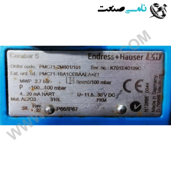 PMC71-2M801/101, واردات قطعات ,PEPERL FUCHS نامی صنعت,تجهیزات صنعتی,نمایندگی فروش سایر برند ها,نمایندگی فوش ایر برند های ABB,NAMISANAT,IFM,پترو شیمی ,فولاد,شرکت بازرگانی,نامی ,صنعت, سسایر سیستم ها,سیستم ها ,وکانکتور,مانیتور  ind.electronics,الکترونیک صنعتی,Encoders MEASUREMENT ,&INSTRUMENT,اندازه گیری و ابزار دقیق ind.power,برق صنعتی , Induction welding,,جوش القایی, hydraulic-pneumatic,,هیدرولیک   PMC71-2M801,101,PMC71-2M801,10,PMC71-2M801,1,PMC71-2M801,PMC71-2M80,PMC71-2M8,PMC71-2M,PMC71-2,PMC71,PMC7,PMC  Measuring Instruments-ENDRESS+HAUSER- ENDRESS ENDRESS+HAUSER pressure monitoring,DELTAPILOT S,E+H,Cerabar S PMC71, PMP71, PMP75TRANSMITTERوTechnical ,Hydrostatic level,level measurement   NAMISANAT.CO,https:,,www.namisanat.com,per,  اندرس هاوزر-خریداندرس هاوزر-خریداندرس  در سطح سنج هیدرواستاتیک، مبنای اندازه گیری، اندازه گیری فشار است. این روش، مشابه روش فشار تفاضلی است. با این تفاوت که در اینجا، مخزن تحت فشار نیست و فقط با محاسبه فشار در کف مخزن، می‌توان ارتفاع را به دست آورد. در سطح سنج هیدرواستاتیک در یکی از ساده‌ترین روش‌ها می‌توان یک ترانسمیتر فشار ساده را روی فلنجی در بدنه و نزدیک به کف مخزن نصب کرد به طوری که سنسور آن، در تماس با مایع قرار گیرد. در شیوه‌ای دیگر، که در شکل زیر نشان داده شده است، سنسور فشار به کمک کابلی از بالا به داخل مخزن فرستاده می‌شود. در این حالت، سنسور در نزدیکی کف مخزن قرار می‌گیرد و بدنه سنسور به بدنه  مقادیر فشار نسبی و مطلق را در شکل مشاهده می‌کنید. با توجه به رابطه کلیدی P=ρgHP=ρgH، دقت محاسبه ارتفاع به میزان زیادی به دقیق بودن چگالی ماده وابسته است چرا که تغییرات نسبتاً زیاد دما باعث تغییر در چگالی سیال می شود. به همین دلیل در همه این دستگاه ها از جمله اندازه گیرهای هیدرواستاتیکی،از جبران ساز دما نیز استفاده می شود. متدوال ترین ترانسدیوسر این وسایل از نوع پیزو الکتریک می باشد. در سطح سنج هیدرواستاتیک، ترانسمیتر در بیرون و با فاصله از مخزن نصب شده و مقدار فشار یا ارتفاع به صورت یک سیگنال جریان  4 تا 20mA به اتاق کنترل ارسال می‌شود.  ترانسمیتر دیجیتال فشار برای اندازه گیری سطح ، حجم و جرم مایعات ، همچنین اندازه گیری فشار مایعات و گازها کاربرد در اندازه گیری فشار در لوله ها و محفظه ها دارای گواهی نامه های حفاظتی بین المللی سنسور سطح سنج هیدرواستاتیک چگونه کار می کند؟  در سطح سنج هیدرواستاتیک، فشاری که سیال داخل مخزن بوجود می آورد، محاسبه می شود و بر اساس آن با فرمول خاصی، ارتفاع اندازه گیری می شود.  این کار به دو روش انجام می شود:  روش اول: یک ترانسمیتر فشار در نزدیکی کف مخازن به وسیله فلنج وصل می شود که مایع مستقیماً با آن تماس خواهد داشت. فشاری که با اضافه شدن مایع در مخزن، به این ترانسمیتر وارد میشود محاسبه شده و سیگنال آن توسط ترانسمیتر ارسال شده و طبق فرمول خاصی، ارتفاع محاسبه می شود.  روش دوم: در این روش ترانسمیتر، توسط یک کابل داخل مخزن فرستاده شده و توسط فلنج در نزدیکی کف مخزن و روی بدنه آن نصب میشود. و ادامه کار همانند روش قبل است.  فرمول محاسبه ارتفاع در این نوع اندازه گیری سطح، به صورت زیر است:  P=ρgH  همانگونه که میدانید، ρ علامت چگالی می باشد، و در این فرمول مشخص میشود که فشار به دست آمده، رابطه مستقیمی با چگالی دارد و به آن وابسته است. چگالی از کمیت هایی است که با تغییرات دمایی، تغییر میکند. برای ثابت کردن چگالی در این روش، بهتر است از جبران کننده دما استفاده کرد.  برای این کار از ترانسدیوسر درجه حرارت باید استفاده شود. این ترانسدیوسر باید از نوع پیزوالکتریک باشد.  چرا بهتر است از سنسور سطح سنج هیدرواستاتیک استفاده کرد؟  سنسور سطح سنج هیدرواستاتیک،به دلایلی که در ذیل به آن اشاره کرده ایم، در میان صنایع مختلف کاربرد دارد:  نصب و راه اندازی این سطح سنج ساده و بدون پیچیدگی است. خروجی آن استاندارد می باشد. برای اندازه گیری سطح مایعاتی که دارای نوسان و تلاطم هستند، مناسب است. برای فضاهای محدود همچون چاه ها، مناسب می باشد در مخازنی که قابل اشتعال هستند، میتوان استفاده کرد. ترانسمیتر فشارر اندرس هاوزر با بالاترین سطح عملکرد با سلول Contite برای اندازه گیری سطح هیدرواستاتیک فشار مورد استفاده قرار می گیرد.  ترانسمیتر فشار اندرس هاوزر Deltapilot FMB70 با سلول اندازه گیری Contite مقاوم در برابر میعانات و با دو محفظه به طور معمول در فرآیند و برنامه های بهداشتی استفاده می شود. این محصول برای اندازه گیری سطح در محیطهای مایع  مانند خمیر در ظروف باز یا بسته ساخته شده و تحت تأثیر تشکیل فوم یا کف نیز ممکن نیست قرار بگیرد. ماژول یکپارچه داده HistoROM , M-DAT مدیریت فرآیند و پارامترهای اندازه گیری شده ی ترانسمیتر فشار را آسان می کند. مطابق با استاندارد IEC 61508 برای استفاده در سیستم های ایمنی SIL3 طراحی شده است.  ویژگی های محدود کننده سطح سنج هیدرواستاتیک کدامند؟  سنسور سطح سنج هیدرواستاتیک، علاوه بر مزیت هایی که دارد، یک سری محدودیت هایی نیز برای مصرف کننده ایجاد می کند، که بهتر است قبل از تهیه این دستگاه به آنها اشراف داشته باشید تا انتخاب معقول تری داشته باشید. در ذیل به بررسی آن ها خواهیم پرداخت:  وابسته بودن به چگالی؛ همان گونه که قبلاً اشاره کردیم این دستگاه برای به دست آوردن ارتفاع و سطح سیال، به چگالی وابسته است. برای حل این مشکل میتوانید به روشی که در قسمت قبل تر به آن اشاره کردیم، اقدام نمایید. حساسیت به رسوب: از مواردی که باعث ایجاد خطا در اندازه گیری سطح سنج هیدرواستاتیک می شود، رسوب، لجن و کثیفی های ایجاد شده در کف مخازن است. به این دلیل که ترانسمیتر این دستگاه در کف مخازن نصب می گردد، کثیفی های ته نشین شده نیز باعث ایجاد فشار کاذب روی ترانسمیتر شده و خطا ایجاد میشود.  مزایای استفاده ترانسمیتر فشار اندرس هاوزر  قابلیت تولید مجدد بسیار خوب و ثبات طولانی مدت در اندازه گیری حداکثر ایمنی هیسترزیستی توسط سلول اندازه گیری مقاوم در برابر میعانات فراهم می شود. دقت مرجع بالا تا 0.075٪ مورد استفاده برای نظارت بر سطح فرآیند و فشار در مناطقی تا SIL3، دارای گواهینامه مطابق با استاندارد IEC 61508 توسط TÜV SÜD سطح بالایی از ایمنی هنگام کار به لطف نظارت بر عملکرد از سلول اندازه گیری تا برد های الکترونیکی تعویض آسان برد های الکترونیکی با HistoROM® , M-DAT تضمین شده است. برای استفاده در صنایع آب آشامیدنیمخزن بسته می‌شود تا از حرکت و ارتعاش احتمالی جلوگیری شود
