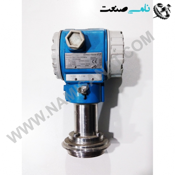 PMC71-ABA1PBTRBTM, واردات قطعات ,PEPERL FUCHS نامی صنعت,تجهیزات صنعتی,نمایندگی فروش سایر برند ها,نمایندگی فوش ایر برند های ABB,NAMISANAT,IFM,پترو شیمی ,فولاد,شرکت بازرگانی,نامی ,صنعت, سسایر سیستم ها,سیستم ها ,وکانکتور,مانیتور  ind.electronics,الکترونیک صنعتی,Encoders MEASUREMENT ,&INSTRUMENT,اندازه گیری و ابزار دقیق ind.power,برق صنعتی , Induction welding,,جوش القایی, hydraulic-pneumatic,,هیدرولیک  PMC71-ABA1PBTRBTM,PMC71-ABA1PBTRBT,PMC71-ABA1PBTRB,PMC71-ABA1PBTR,PMC71-ABA1PBT,PMC71-ABA1PB,PMC71-ABA1P,PMC71-ABA1,PMC71-ABA,PMC71-AB,PMC71-A,PMC7,PMC,PM Measuring Instruments-ENDRESS+HAUSER- ENDRESS ENDRESS+HAUSER pressure monitoring,DELTAPILOT S,E+H,Cerabar S PMC71, PMP71, PMP75TRANSMITTERوTechnical ,Hydrostatic level,level measurement   NAMISANAT.CO,https:,,www.namisanat.com,per,  اندرس هاوزر-خریداندرس هاوزر-خریداندرس,ترنسمیتراندرس هاوزر,محصولات اندرس  هاوزر,سطح سنج هیدرواستاتیک اندرس,سطح سنج اندرس هاوزر,اندازه گیری و ابزار دقیق  در سطح سنج هیدرواستاتیک، مبنای اندازه گیری، اندازه گیری فشار است. این روش، مشابه روش فشار تفاضلی است. با این تفاوت که در اینجا، مخزن تحت فشار نیست و فقط با محاسبه فشار در کف مخزن، می‌توان ارتفاع را به دست آورد. در سطح سنج هیدرواستاتیک در یکی از ساده‌ترین روش‌ها می‌توان یک ترانسمیتر فشار ساده را روی فلنجی در بدنه و نزدیک به کف مخزن نصب کرد به طوری که سنسور آن، در تماس با مایع قرار گیرد. در شیوه‌ای دیگر، که در شکل زیر نشان داده شده است، سنسور فشار به کمک کابلی از بالا به داخل مخزن فرستاده می‌شود. در این حالت، سنسور در نزدیکی کف مخزن قرار می‌گیرد و بدنه سنسور به بدنه  مقادیر فشار نسبی و مطلق را در شکل مشاهده می‌کنید. با توجه به رابطه کلیدی P=ρgHP=ρgH، دقت محاسبه ارتفاع به میزان زیادی به دقیق بودن چگالی ماده وابسته است چرا که تغییرات نسبتاً زیاد دما باعث تغییر در چگالی سیال می شود. به همین دلیل در همه این دستگاه ها از جمله اندازه گیرهای هیدرواستاتیکی،از جبران ساز دما نیز استفاده می شود. متدوال ترین ترانسدیوسر این وسایل از نوع پیزو الکتریک می باشد. در سطح سنج هیدرواستاتیک، ترانسمیتر در بیرون و با فاصله از مخزن نصب شده و مقدار فشار یا ارتفاع به صورت یک سیگنال جریان  4 تا 20mA به اتاق کنترل ارسال می‌شود.  ترانسمیتر دیجیتال فشار برای اندازه گیری سطح ، حجم و جرم مایعات ، همچنین اندازه گیری فشار مایعات و گازها کاربرد در اندازه گیری فشار در لوله ها و محفظه ها دارای گواهی نامه های حفاظتی بین المللی سنسور سطح سنج هیدرواستاتیک چگونه کار می کند؟  در سطح سنج هیدرواستاتیک، فشاری که سیال داخل مخزن بوجود می آورد، محاسبه می شود و بر اساس آن با فرمول خاصی، ارتفاع اندازه گیری می شود.  این کار به دو روش انجام می شود:  روش اول: یک ترانسمیتر فشار در نزدیکی کف مخازن به وسیله فلنج وصل می شود که مایع مستقیماً با آن تماس خواهد داشت. فشاری که با اضافه شدن مایع در مخزن، به این ترانسمیتر وارد میشود محاسبه شده و سیگنال آن توسط ترانسمیتر ارسال شده و طبق فرمول خاصی، ارتفاع محاسبه می شود.  روش دوم: در این روش ترانسمیتر، توسط یک کابل داخل مخزن فرستاده شده و توسط فلنج در نزدیکی کف مخزن و روی بدنه آن نصب میشود. و ادامه کار همانند روش قبل است.  فرمول محاسبه ارتفاع در این نوع اندازه گیری سطح، به صورت زیر است:  P=ρgH  همانگونه که میدانید، ρ علامت چگالی می باشد، و در این فرمول مشخص میشود که فشار به دست آمده، رابطه مستقیمی با چگالی دارد و به آن وابسته است. چگالی از کمیت هایی است که با تغییرات دمایی، تغییر میکند. برای ثابت کردن چگالی در این روش، بهتر است از جبران کننده دما استفاده کرد.  برای این کار از ترانسدیوسر درجه حرارت باید استفاده شود. این ترانسدیوسر باید از نوع پیزوالکتریک باشد.  چرا بهتر است از سنسور سطح سنج هیدرواستاتیک استفاده کرد؟  سنسور سطح سنج هیدرواستاتیک،به دلایلی که در ذیل به آن اشاره کرده ایم، در میان صنایع مختلف کاربرد دارد:  نصب و راه اندازی این سطح سنج ساده و بدون پیچیدگی است. خروجی آن استاندارد می باشد. برای اندازه گیری سطح مایعاتی که دارای نوسان و تلاطم هستند، مناسب است. برای فضاهای محدود همچون چاه ها، مناسب می باشد در مخازنی که قابل اشتعال هستند، میتوان استفاده کرد. ترانسمیتر فشارر اندرس هاوزر با بالاترین سطح عملکرد با سلول Contite برای اندازه گیری سطح هیدرواستاتیک فشار مورد استفاده قرار می گیرد.  ترانسمیتر فشار اندرس هاوزر Deltapilot FMB70 با سلول اندازه گیری Contite مقاوم در برابر میعانات و با دو محفظه به طور معمول در فرآیند و برنامه های بهداشتی استفاده می شود. این محصول برای اندازه گیری سطح در محیطهای مایع  مانند خمیر در ظروف باز یا بسته ساخته شده و تحت تأثیر تشکیل فوم یا کف نیز ممکن نیست قرار بگیرد. ماژول یکپارچه داده HistoROM , M-DAT مدیریت فرآیند و پارامترهای اندازه گیری شده ی ترانسمیتر فشار را آسان می کند. مطابق با استاندارد IEC 61508 برای استفاده در سیستم های ایمنی SIL3 طراحی شده است.  ویژگی های محدود کننده سطح سنج هیدرواستاتیک کدامند؟  سنسور سطح سنج هیدرواستاتیک، علاوه بر مزیت هایی که دارد، یک سری محدودیت هایی نیز برای مصرف کننده ایجاد می کند، که بهتر است قبل از تهیه این دستگاه به آنها اشراف داشته باشید تا انتخاب معقول تری داشته باشید. در ذیل به بررسی آن ها خواهیم پرداخت:  وابسته بودن به چگالی؛ همان گونه که قبلاً اشاره کردیم این دستگاه برای به دست آوردن ارتفاع و سطح سیال، به چگالی وابسته است. برای حل این مشکل میتوانید به روشی که در قسمت قبل تر به آن اشاره کردیم، اقدام نمایید. حساسیت به رسوب: از مواردی که باعث ایجاد خطا در اندازه گیری سطح سنج هیدرواستاتیک می شود، رسوب، لجن و کثیفی های ایجاد شده در کف مخازن است. به این دلیل که ترانسمیتر این دستگاه در کف مخازن نصب می گردد، کثیفی های ته نشین شده نیز باعث ایجاد فشار کاذب روی ترانسمیتر شده و خطا ایجاد میشود.  مزایای استفاده ترانسمیتر فشار اندرس هاوزر  قابلیت تولید مجدد بسیار خوب و ثبات طولانی مدت در اندازه گیری حداکثر ایمنی هیسترزیستی توسط سلول اندازه گیری مقاوم در برابر میعانات فراهم می شود. دقت مرجع بالا تا 0.075٪ مورد استفاده برای نظارت بر سطح فرآیند و فشار در مناطقی تا SIL3، دارای گواهینامه مطابق با استاندارد IEC 61508 توسط TÜV SÜD سطح بالایی از ایمنی هنگام کار به لطف نظارت بر عملکرد از سلول اندازه گیری تا برد های الکترونیکی تعویض آسان برد های الکترونیکی با HistoROM® , M-DAT تضمین شده است. برای استفاده در صنایع آب آشامیدنیمخزن بسته می‌شود تا از حرکت و ارتعاش احتمالی جلوگیری شود