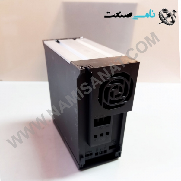 132F0005/FC-051P1K5S2E20H3BX, واردات قطعات ,PEPERL FUCHS نامی صنعت,تجهیزات صنعتی,نمایندگی فروش سایر برند ها,نمایندگی فوش ایر برند های ABB,NAMISANAT,IFM,پترو شیمی ,فولاد,شرکت بازرگانی,نامی ,صنعت, سسایر سیستم ها,سیستم ها ,وکانکتور,مانیتور  ind.electronics,الکترونیک صنعتی,Encoders MEASUREMENT ,&INSTRUMENT,اندازه گیری و ابزار دقیق ind.power,برق صنعتی , Induction welding,,جوش القایی, hydraulic-pneumatic,,هیدرولیک    132F0005FC-051P1K5S2E20H3BX,132F0005FC-051P1K5S2E20H3B,132F0005FC-051P1K5S2E20H3,132F0005FC-051P1K5S2E20H,132F0005FC-051P1K5S2E20,132F0005FC-051P1K5S2E2,132F0005FC-051P1K,132F0005FC-051P1K5,132F0005FC-051P1K,132F0005FC-051P1,132F0005FC-051P,132F0005FC-051,132F0005FC-05,132F0005FC-0,132F0005FC,132F0005F,132F0005,132F000,132F00,132F,132, DANFOSS,DRIVE,DRIVE-INVERTER,IND.AUTOMATION,control panel ,NAMISANAT.CO,https:,https:,,www.namisanat.com,per, دانفوس,دنفوس,درایو,اینورتر,درایو-اینورتر,اتومایسیون صنعتی,کنترل پنل, درایو اینورتر اتوماسیون صنعتی، یک تجهیز الکترونیکی است که برای کنترل دور و سرعت موتورهای الکتریکی در محیط‌های صنعتی استفاده می‌شود. اینورترها با تغییر فرکانس برق ورودی به موتور، سرعت آن را تنظیم می‌کنند و به این ترتیب، به بهینه‌سازی مصرف انرژی، افزایش طول عمر موتور و بهبود عملکرد سیستم‌های صنعتی کمک می‌کنند. توضیحات بیشتر: کاربرد: درایوهای اینورتر در انواع مختلفی از کاربردهای صنعتی، از جمله پمپ‌ها، فن‌ها، کمپرسورها و ماشین‌آلات، استفاده می‌شوند. عملکرد: اینورترها با تبدیل جریان مستقیم (DC) به جریان متناوب (AC) با فرکانس قابل تنظیم، سرعت موتور را کنترل می‌کنند. این تغییر فرکانس، امکان تنظیم دور موتور و در نتیجه کنترل دقیق سرعت و گشتاور آن را فراهم می‌کند.  مزایا: استفاده از درایو اینورتر در اتوماسیون صنعتی مزایای متعددی دارد، از جمله: کاهش مصرف انرژی: اینورترها با تنظیم دقیق سرعت موتور، از مصرف بی‌رویه انرژی جلوگیری می‌کنند و به کاهش هزینه‌های انرژی کمک می‌کنند.  افزایش طول عمر موتور: با کاهش تنش‌های مکانیکی ناشی از راه‌اندازی و توقف‌های ناگهانی، عمر مفید موتور افزایش می‌یابد.  بهبود عملکرد سیستم: اینورترها با کنترل دقیق سرعت و گشتاور موتور، عملکرد سیستم‌های صنعتی را بهبود می‌بخشند و از وقوع مشکلات ناشی از نوسانات ولتاژ و جریان جلوگیری می‌کنند.  کنترل از راه دور: اینورترها امکان کنترل از راه دور فرآیندها را فراهم می‌کنند و به این ترتیب، کارایی و ایمنی فرآیندهای صنعتی را افزایش می‌دهند.  انواع: درایوهای اینورتر در انواع مختلفی از جمله تک فاز و سه فاز و همچنین بر اساس نوع کاربری، در بازار موجود هستند.  انتخاب: انتخاب درایو اینورتر مناسب برای یک کاربرد خاص، به عواملی مانند توان موتور، نوع کاربرد و ویژگی‌های مورد نیاز بستگی دارد. 